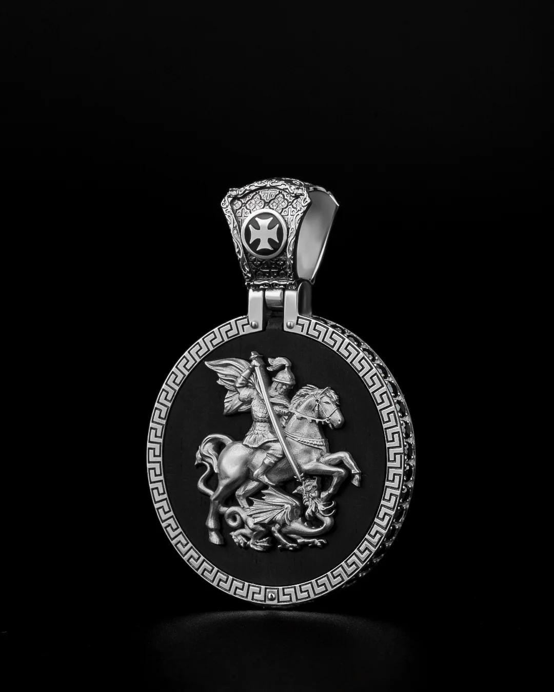 Saint George Dragon Religious Necklace, Saint George, St George Dragon, St George, Antique Religious, Antique Necklace, Dragon Pendant 540